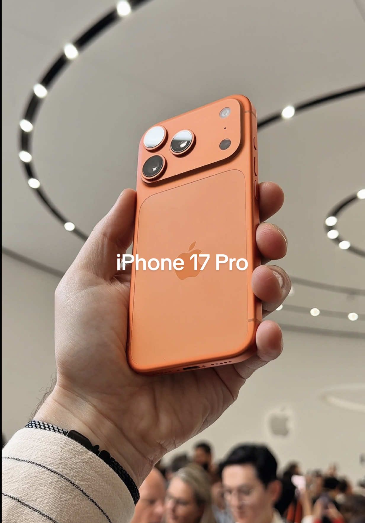 The new iPhone 17 lineup is here and I’m beyond obsessed 🤩 how insanely cool is this Cosmic Orange! 🧡 #iphone #iphone17 #iphone17pro #apple #applepark 