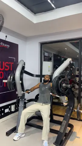 No pain no gain, @Da Ruger gon screw u #gym #viral #trend #sir..Romeo #workout 
