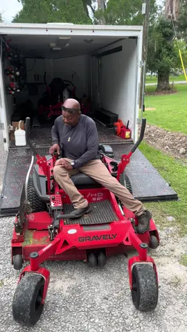He is so aggravating #fyp #landscape #lawntok #lawncare #lawnmower 