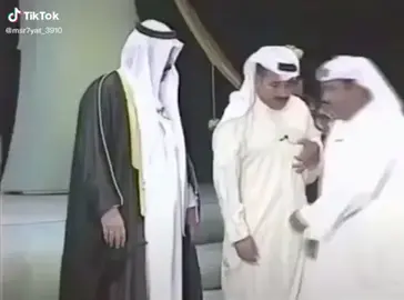 مسرحية بشت المدير 1 #creatorsearchinsights #funnyvideos #foryou #مسرحيات_كويتيه #comedia 