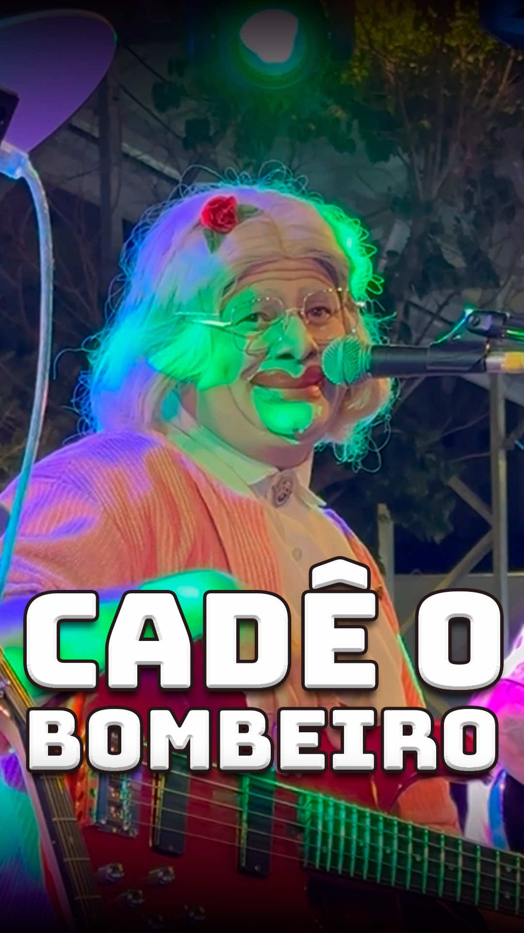 🚨Cadê o Bombeiro🚨 Essa véia tá cada dia mais soltinha, não pode ver um bombeiro que ja se apaixona 🥰🥰🥰 ✅Marca o @ do seu amigo Bombeiro aqui…