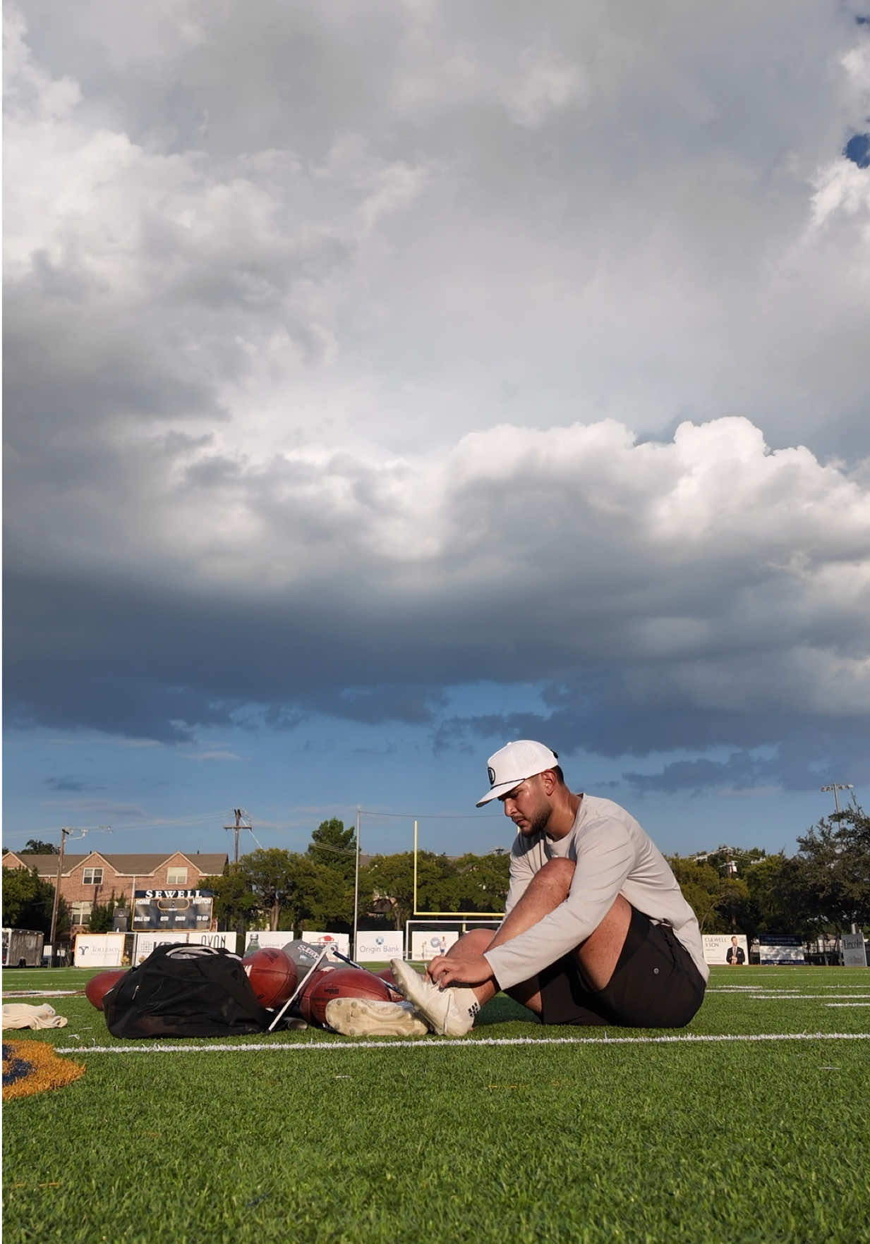 Gotta love it #nfl #football #fyp #kicker #athlete 