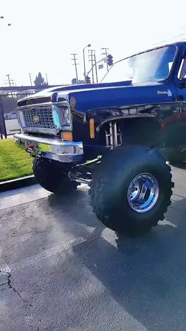 k5 or k10 ?????? comment below #k10 #squarebodysyndicate   #k5  #squarebody #boggers 