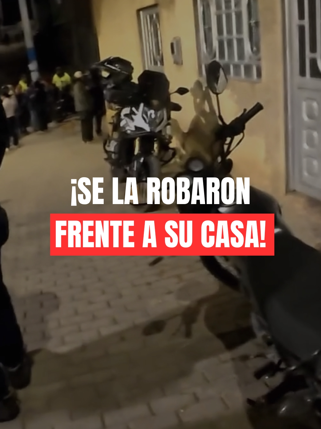 🔴 En Bogotá, la delincuencia no descansa... y la ley sigue dormida. Una moto AKT NKD 125 fue robada frente a la casa de nuestro cliente, usando una modalidad combinada: halada y martilleo. Le cambiaron hasta la placa... pero no contaban con nosotros. 📍La encontramos en la localidad Ciudad Bolívar. 💪 La recuperamos. ✅ Y su dueño… volvió a soñar. En Self Security, no solo cuidamos tus pertenencias… protegemos tus sueños. #Bogotá #GPS #Seguridad