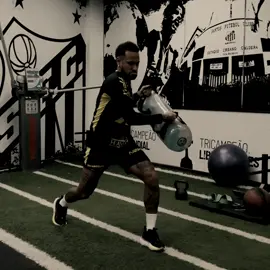 Treinando em silêncio. #neymar #ancelotti #brasil #worldcup #fyp 