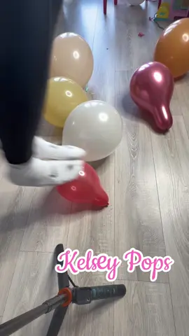 Good night to some, good morning to others - enjoy  #asmrtiktoks #balloonpopping #kelseypops #asmrcommunity #poppingballoons 