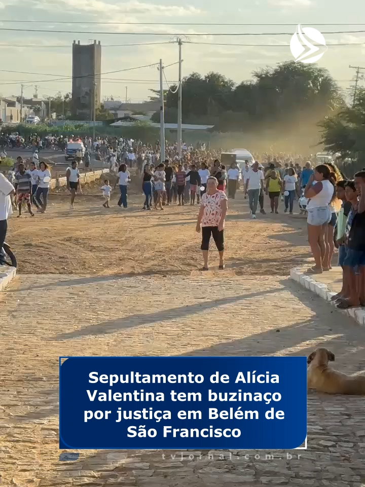 O corpo da menina Alícia Valentina, de 11 anos, morta após ser espancada no banheiro da Escola Municipal Tia Zita, em Belém de São Francisco, no Sertão de Pernambuco, foi sepultado nesta terça-feira (9), no Cemitério Municipal da cidade. O cortejo foi marcado por um buzinaço da população, em homenagem à garota e em pedido de justiça. De acordo com o Boletim de Ocorrência, um dos colegas teria iniciado as agressões após Alícia recusar um pedido para 