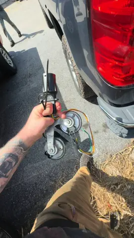 A lil harmless shop prank for ya bud. #carhorn #smallenginerepair #prank #coworker #gotem 