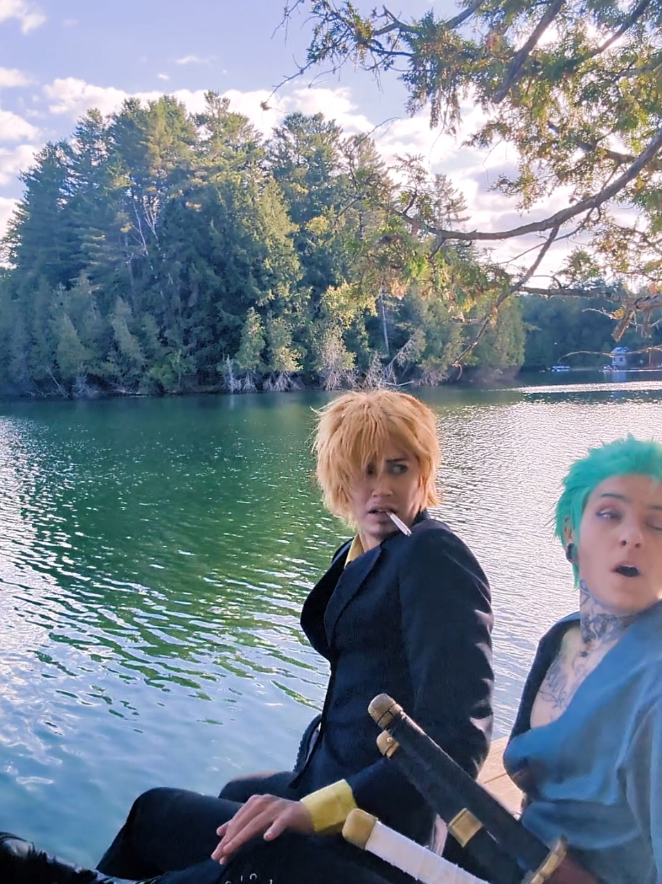 Throwback to when this totally 100% happened... @katestarz ⭐️ @Sun🌻 @Gaby 🍄 #zosan #onepiececosplay #crossplayer #zoroxsanji #opcosplay 