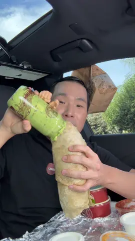 CHIPOTLE BURRITO MUKBANG #fypシ #foodreview #foodtiktok #chipotle #food 