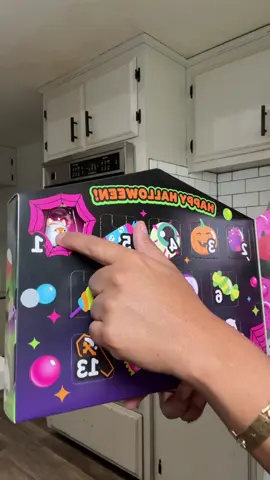 Grab em up before they sell out!’  #squishmallow #squishmallowsquad #squishmallowhalloween #halloween #halloweentoys 