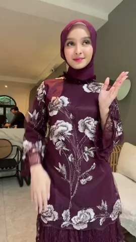 😍Oneset viral☺️ yuk kepoin di live kita di jam 12.00 ini guys #hijablabel_hl #dresskondangan#onesetkondangan 