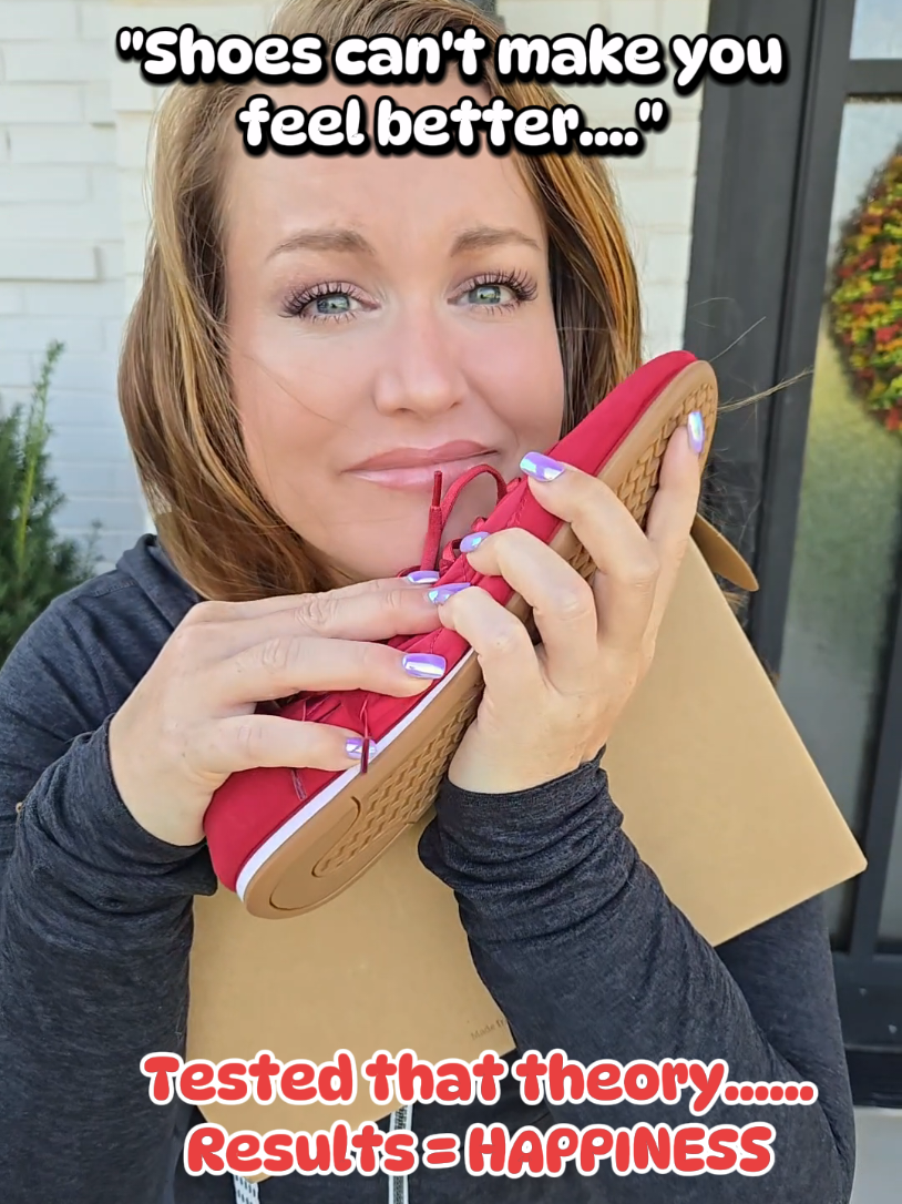 In love with my new @VIVAIA US  red sneakerinas. 🩰 #balletsneakers #femininefashion #sneakers #cutesneakers #balletflats 
