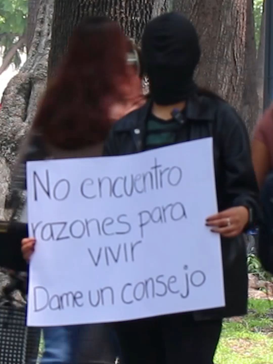 En este Día Mundial para la Prevención del Suicidio recuerda que a veces, una palabra puede ser el puente que alguien necesita para seguir adelante. 🫰🏽 No estamos solxs; siempre hay motivos, siempre hay alguien que nos quiere y que nos espera. 🌟 Si necesitas ayuda, llama a la línea de la vida #LíneaDeLaVida: 📞 800 911 2000. #AléjateDeLasDrogas #EligeSerFeliz #IMJUVE