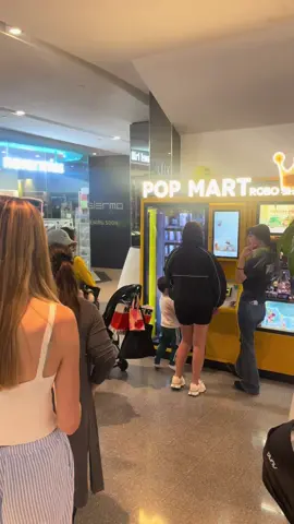 Full disclaimer: it’s not even for me 🥲 but the kids were super excited and the drama was fun! You never do know when you’ll stumble upon a restock! Also if you’re going to be lucky enough to get one after waiting in line. Always here for the drama 😎 . . @POP MART AU #labubu #popmartvendingmachine #blindbag #fyp #rare 