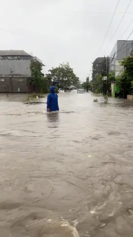 Update banjir pura demak bangun tidur udah kayak gini 😭. #banjir #infodenpasar #denpasar #denpasarnow 