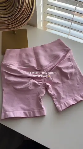 this shade of pink is everything 😍 #GymTok #gymfit #shorts #scrunchshorts #yeoreo 