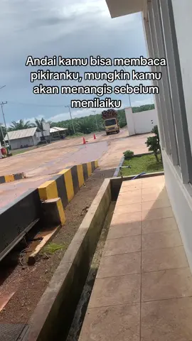 Kiri di hajar kebutuhan, kanan di hajar pikiran, maju di hajar masa depan, mundur di hajar omongan😄 #promomakangajian #sawitkalimantan #supirtrakkalimantan #fypシ゚ #kuliboy🤙😜🚀 #wongliongertiopo 
