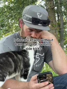 Hashbrown works just as hard as we do around the farm #farmlife #barn #cat #bestfriend #countrylife 