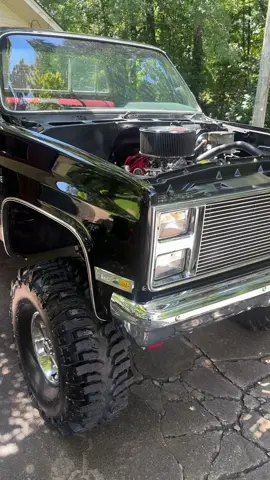 Tuesday night cruise in #trucksoftiktok #foryoupage #liftedtrucks #chevy #squarebodynation 