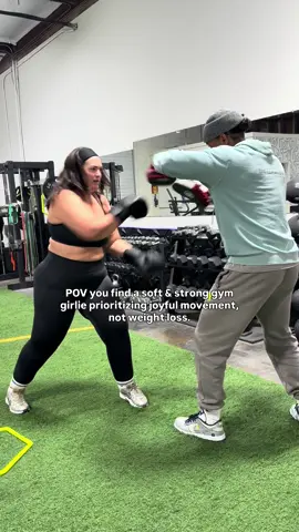Soft and strong #curvyfit #softandstrong #FitTok 