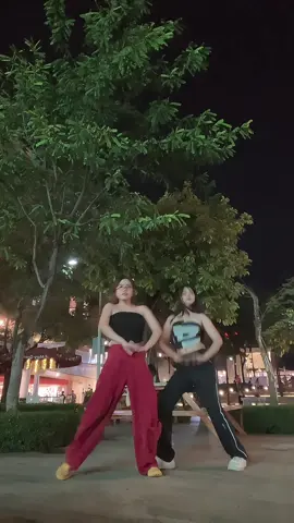you know it’s a dancetok with I’m with her @pops_official👻 