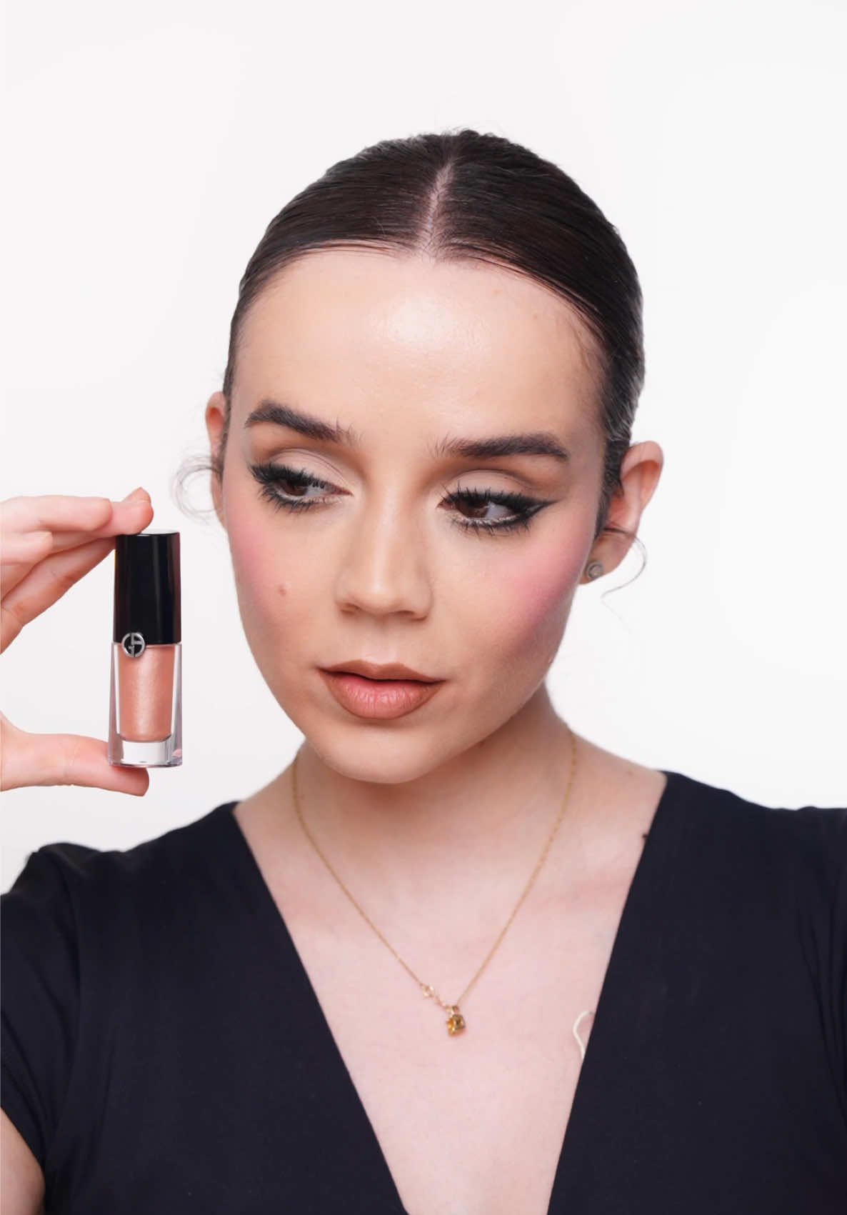 Otro día siendo catadora de Makeup. En esta ocasión las sombras líquidas de @Armani beauty  #fragrance #makeup #armanibeauty #publicidad #maquillaje 