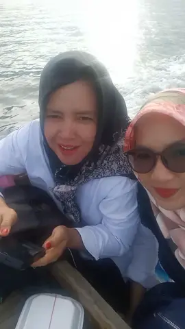 10092005 🙂😊 #laut #lautan #lautbiru #perjalanan #perjalananhidup #perjuangan #pejuang #pejuangrupiah #pengikut #pengikuttiktok #semua #semuabisaditiktok #semuaorang #sorotan #sorotandunia #sorotantiktok #video #jangkauan #jangkauanluas 