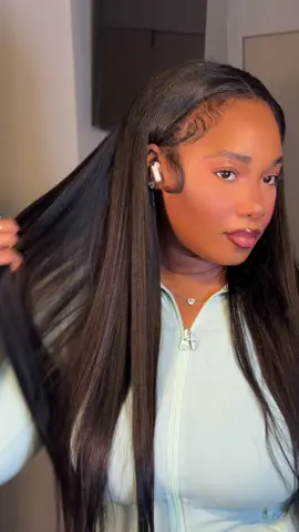No lace, no glue, just clip & go 💕 My go-to everyday wig! Tap the cart! For less than $100, you can get the longest 26 inch!! 💞 it’s from @Cheetah Beauty Hair Shop #vpartwig #vpartwiginstall #vpartwigs #TikTokshop #cheetahbeauty_shop#tiktokwigshop#viral#humanhairwigs#hairstyles #fyp#wig#wigtok#vpartwig #Tiktokshopwig #fyp#vpartwig#straightvpart#TikTok#viralvideos#welcombacktiktok#SeasonalGems#fashion#OOTD#blackgirl#blackgirlwigs#TikTokShopSpringGlowUp#straightwig##quickweaveTikTokShopSummerTurnup#Outdoorfun #dealsforyoudays #ShopVideoCarnival #FallFreshness 