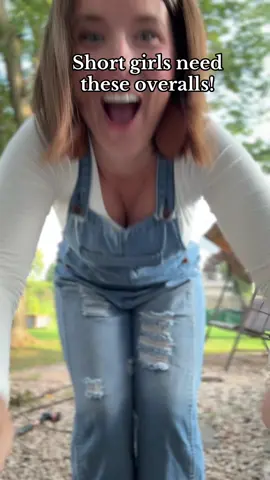 Short girls… finally, overalls that actually FIT. 🤯 These wide leg overalls are designed to hit at the perfect length so you don’t have to cuff or hem them. With adjustable straps, pockets, and 4 colors to choose from, these are the go-to overalls every short girl needs in her closet. Throw them on with sneakers, sandals, or boots they look good with everything. Don’t wait too long, these overalls are selling out FAST #overalls #wideleg  #widelegoveralls #petitestyle #overalloutfit 