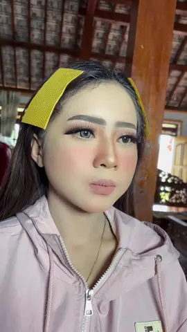 Kasih detailnya kaka!!!  Pakee soflens memang sengaruh itu yaa 𝓑𝔂 𝚣𝚊𝚔𝚒𝚢𝚊𝚖𝚊𝚔𝚎𝚘𝚟𝚎𝚛  #muablitar #makeupblitar #makeupblitarrekomended #makeupblitarkekinian #makeupblitarmurah #muablitarrecomended #muablitarhits #muablitarkota #muablitarhitz #muamalang #makeupwedding #sigersunda #lfl💛 #lfl #fff #weddingblitar #weddingblitarweddingkediri. #muaselorejo #muakalipare #muakepanjen #muamalang #makeupmalang #makeupmalangmurah #muagarum #muawlingi #mua