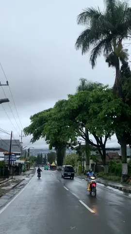 batu after rain #kotabatu #batumalang #pemandangan #batu24jam #malangafterrain 