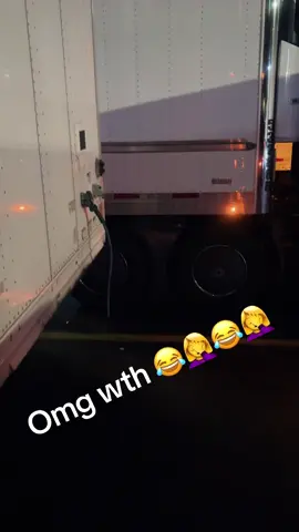#truckinggirl #trouble #crazygirl #trending #truckinglife 