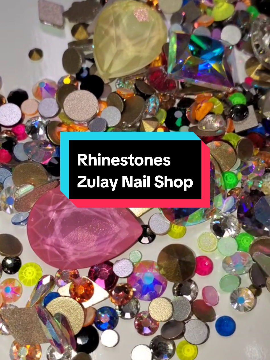 Bling from @Zulaysnailshop 😍✨️ #onthisday #zulaysnailshop #rhinestones #blingnails 