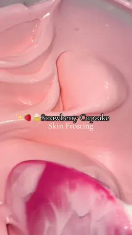 How to smell like Strawberry Cupcake ✨ Vanilla,strawberries, cream,praline,cinnamon, coumarin  Available 9.13 #bodylotions #lotion #asmr  #virallotion 
