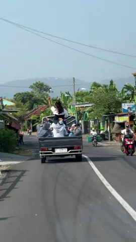 sing penting koe seneng ngoten mawon gih bu😂 #gandhesluwestrans #basuri18not #sewabussoloraya 