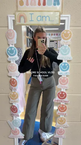 get my classroom ready to teach first grade!👩🏼‍🏫🫶🏼✨ #firstgrade #firstgradeteacher #teachervlog #beforeschool #morningroutine 