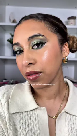The way green makes brown eyes POP💚#grwmmakeup#grwm#makeuptutorial#makeuplook#eyeshadowtutorial . @Huda Beauty @Fenty Beauty @fwee @Rare Beauty @loréal paris usa @ONE SIZE BEAUTY @Haus Labs @makeupbymario