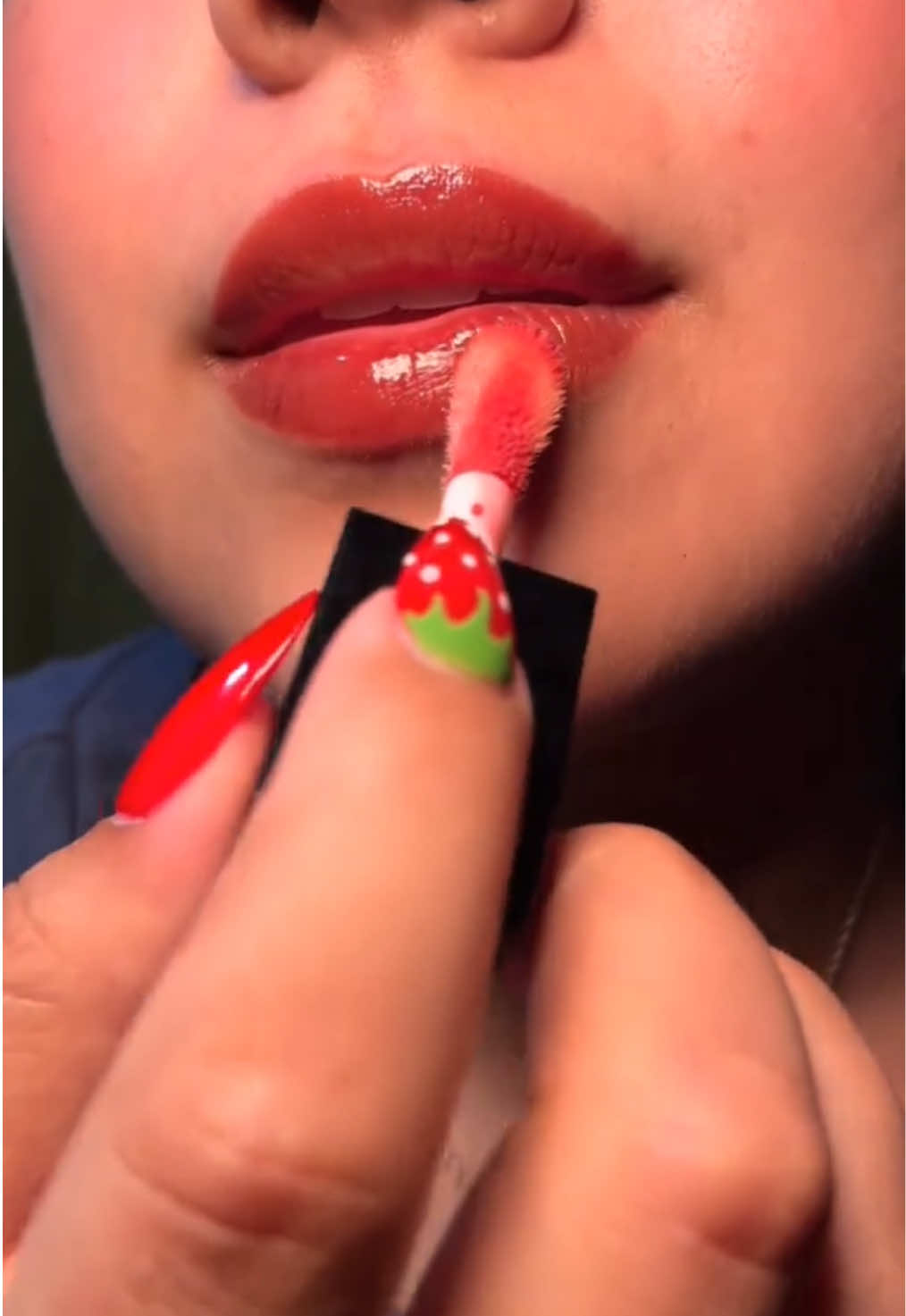 The perfect everyday lip combo✨ @e.l.f. Cosmetics tint in cherry cola & their lip oil in rose envy 🫰🏼 #fyp #lipcombo #lipgloss #elfcosmetics #makeup 