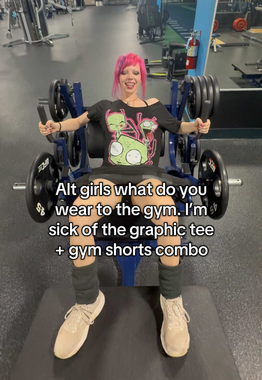 Ignore how weak I am guys I’m new 😭😭 #weakasf #gym #GymTok #alt #alternative 
