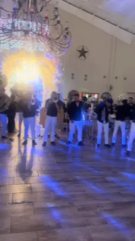 Bailamos Asta Que Nos Cansamos💃 #banda #bodamexicana #herreraseventhall #lanena 