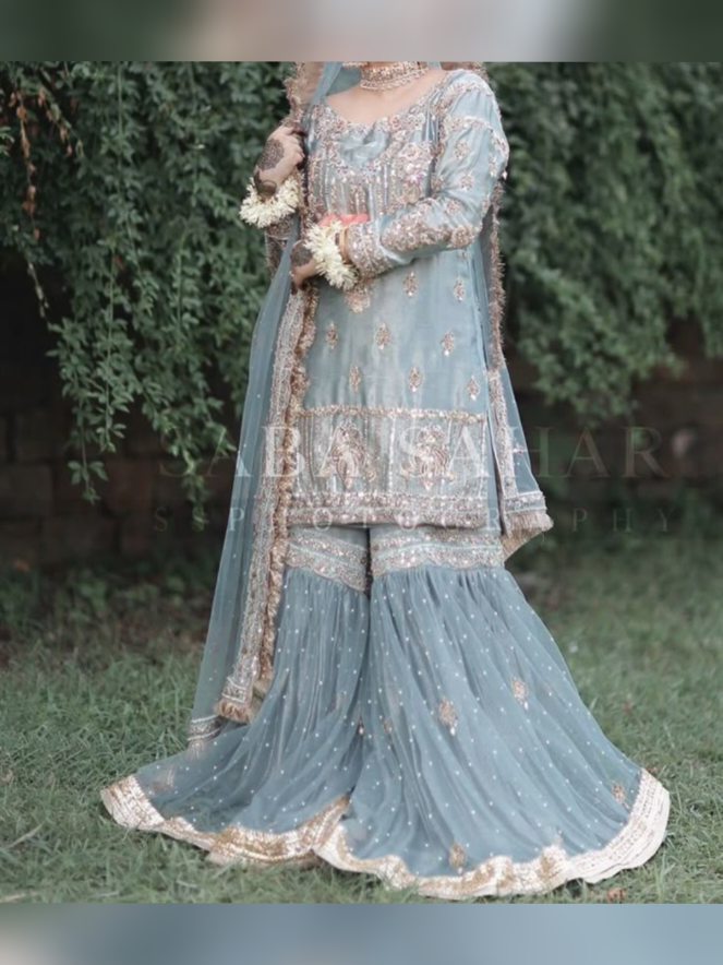 #fashionqueen👸 #fashion #bride #lahenga #dress 
