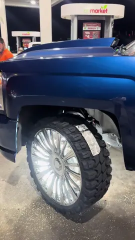 breakin em in #gladiators #35s #26s #burnout #highcountry Shoutout to @Ga Elite Truck for gettin me this worlds first setup🙏