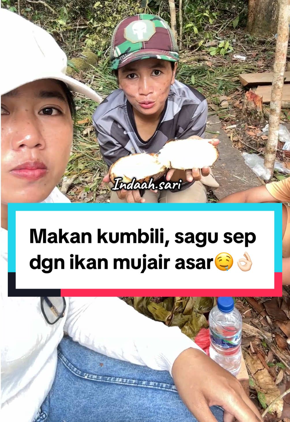 Ini part yg ditunggu😁 Mkan sagu sep..🤤🤤 tpi masih ada part 2 krna kita dluan icip😅 part 2 dirumah mkannya😆 #sagusep #adatsukukanum #kegiatanku #storybidandesa #merauke_papua 