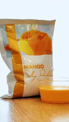 Bingung cari menu baru buat usaha minuman atau dessert? Coba deh Silky Pudding Mango dari JBD! Tinggal tuang, aduk, dinginkan → jadi deh dessert kekinian yang laris manis ✨ Manis segarnya mangga, lembutnya silky pudding, bikin siapa pun jatuh cinta 😍 Apalagi bikinnya gampang banget pakai bubuk Silky Pudding Mango dari JBD. Usaha jadi simpel, pelanggan tetap happy 🍮🥭 #silkypudding #bubukminuman #dessert #pudding #idejualan 