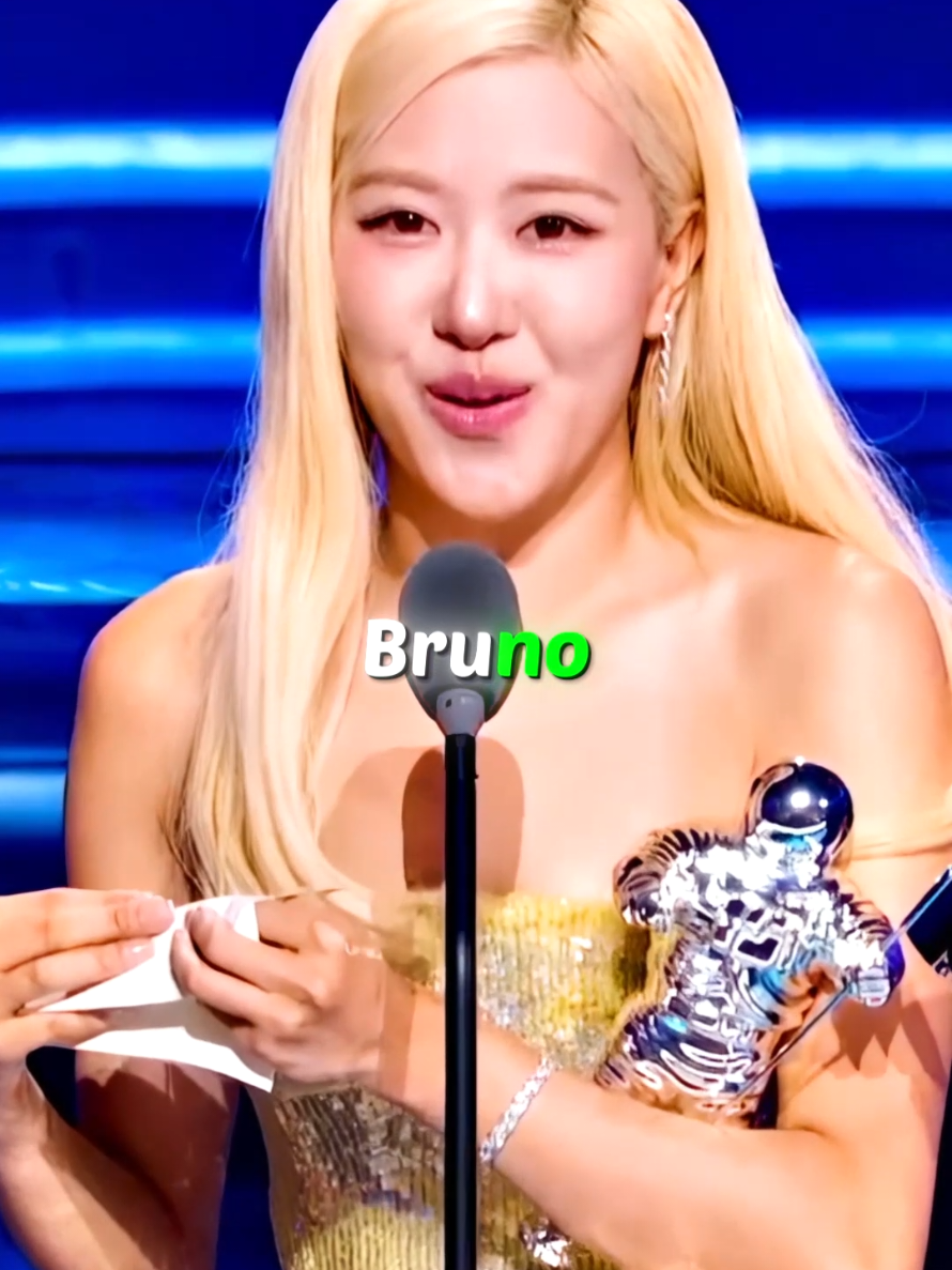 Rosé wins SONG OF THE YEAR 😳🏆 @ROSÉ @Bruno Mars #rosé #brunomars #vmas #edit #pop 