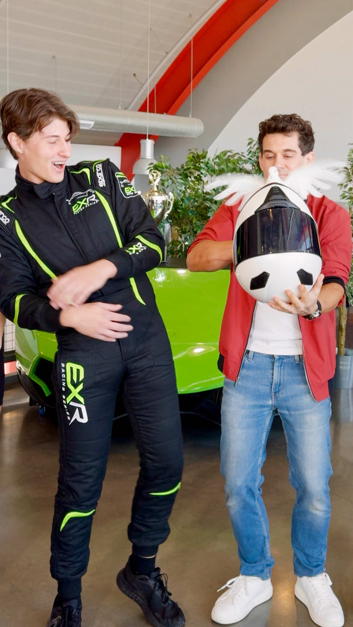 GLOVES COME TO LIFE 😲 #racecars #magician #art
