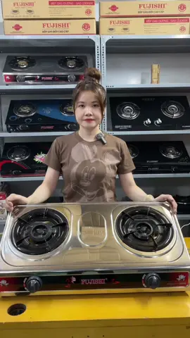 Bếp gas điếu gang đúc khung inox sáng bóng đang được trợ giá #bepgas #inox #huethaochau #xuhuong 