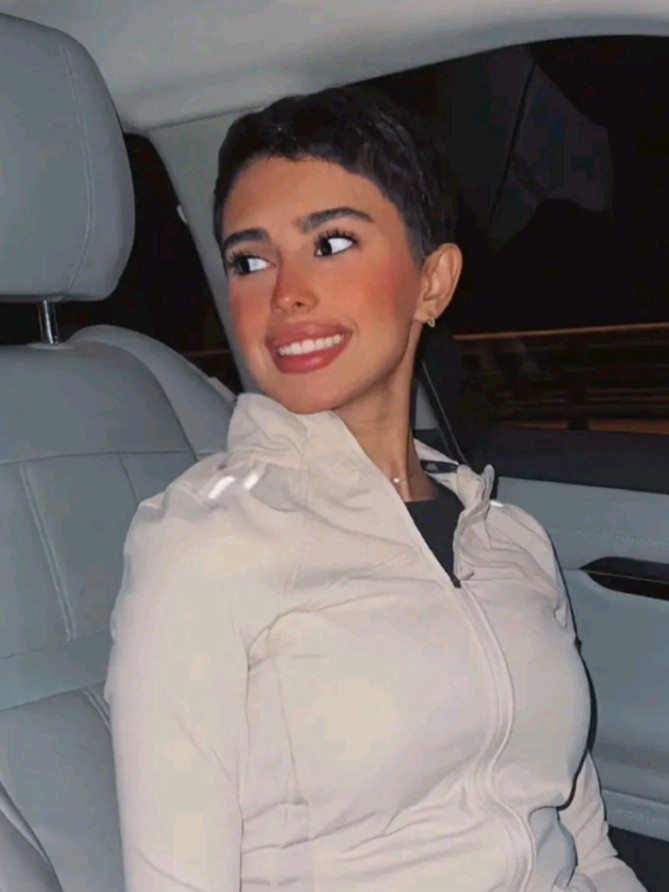 متتتتتتتتت حلاق الجمعية (كان عمرها ١٨ ركزوا🤣😭😭😭😭) . . . . . #foryou #explore #يويو #يوري #جوري @يوري🧍🏻‍♀️ 