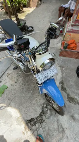 Syahdunya😇#cb125se #cbbiru #cb100E #cbnganjuk #nyebeyuk 